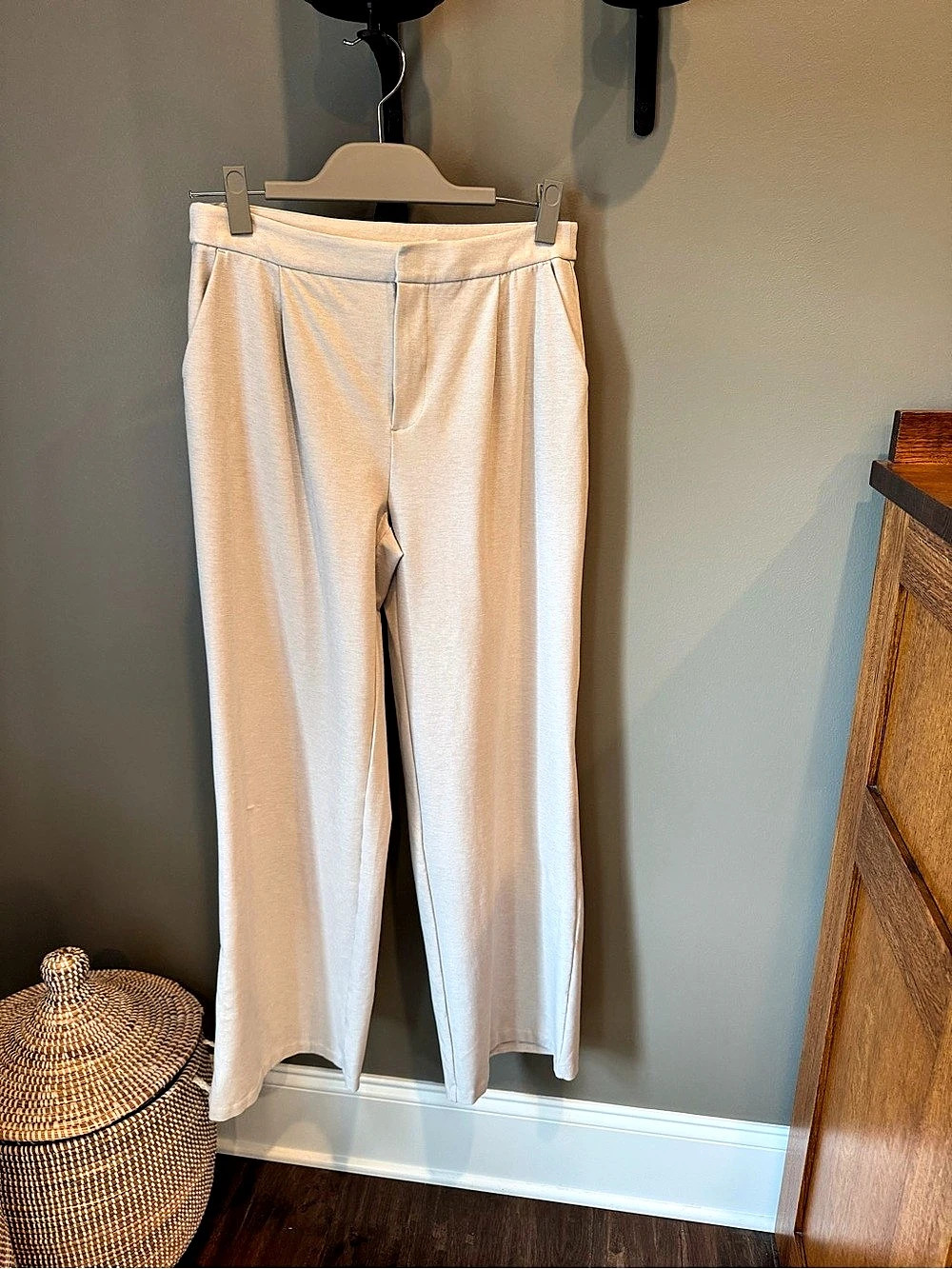 Vuori Women’s Performance Wide Leg Trouser Pants Oatmeal Beige
